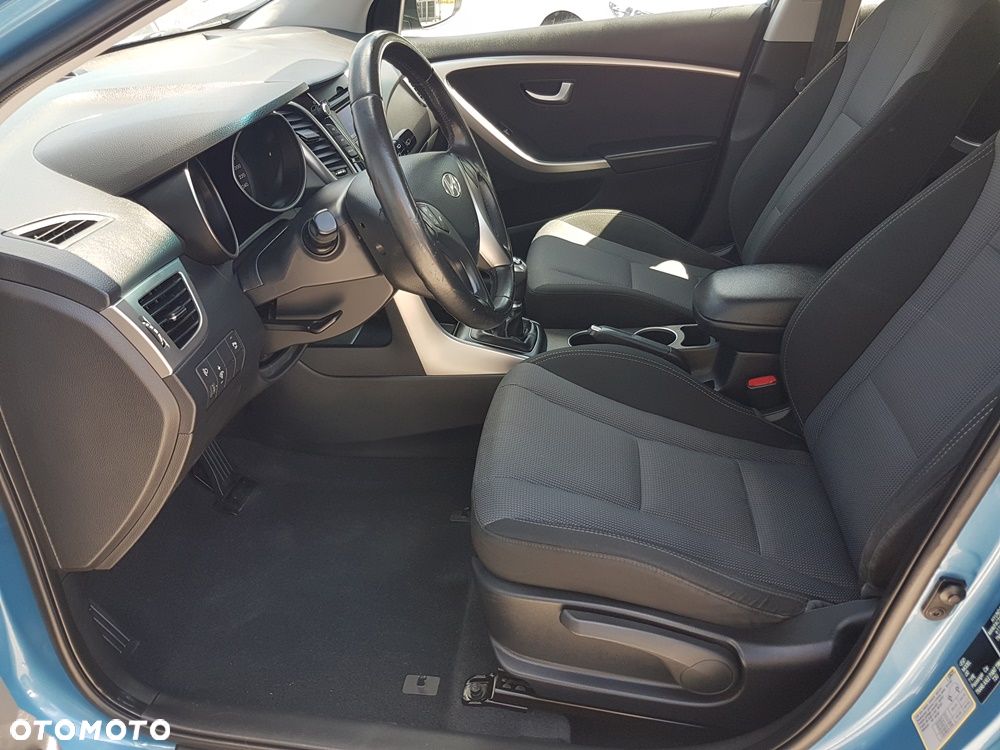 Hyundai i30 i30cw 1.6 CRDi Intro Edition - 14