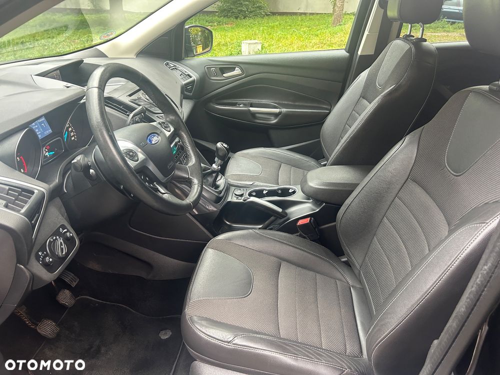 Ford Kuga 2.0 TDCi 2x4 Titanium - 13