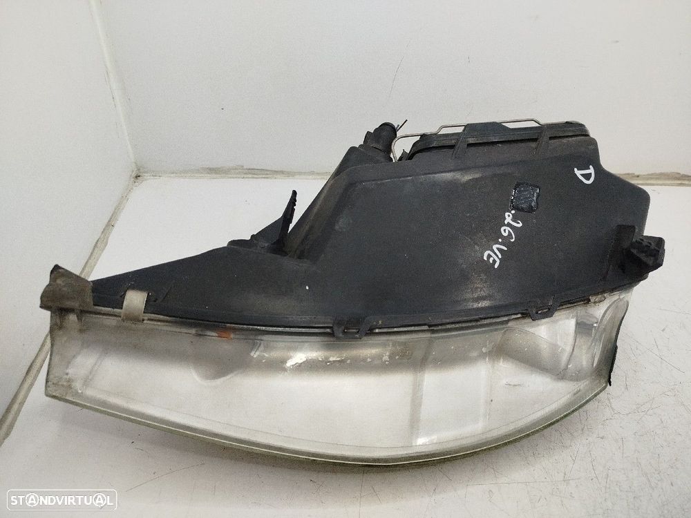 Farol/ Otica Dianteiro Dto Ford Focus I Carrinha (Dnw) - 4