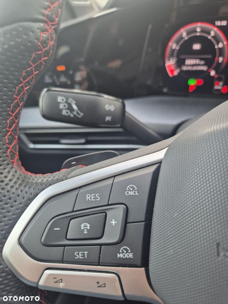 Volkswagen Golf - 30