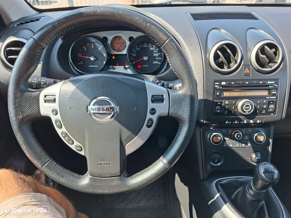 Nissan Qashqai 1.5 dCi Tekna NA+PI Castanho FPD - 19