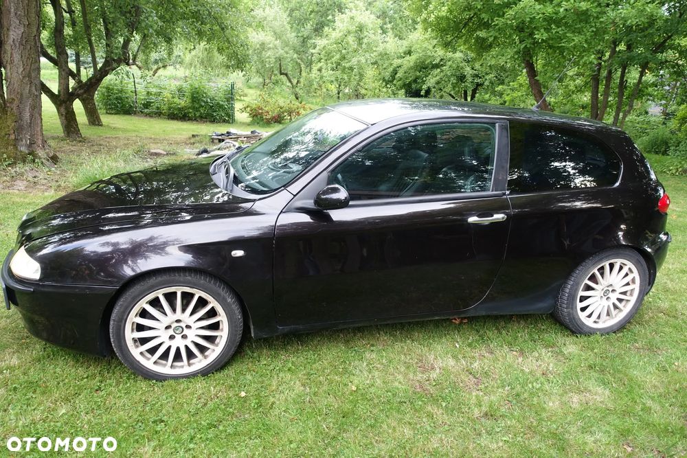 Alfa Romeo 147 2.0 Seles.Distinctive - 3
