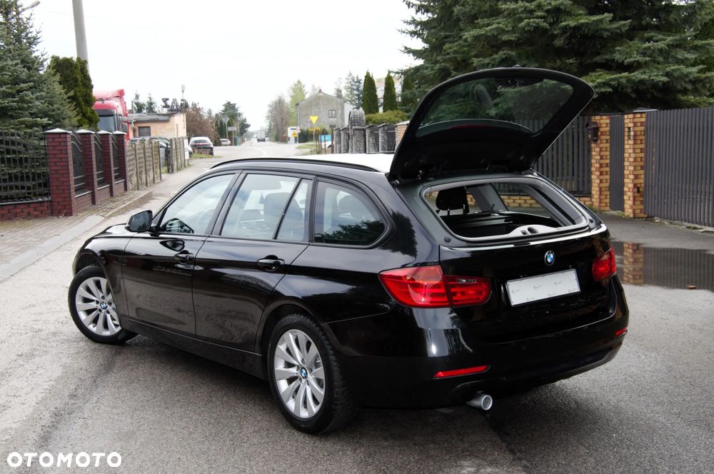 BMW Seria 3 316i Sport Line - 32