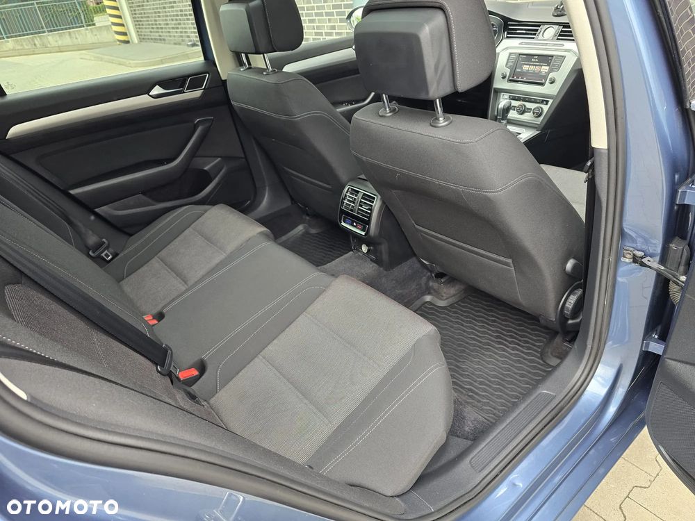 Volkswagen Passat 2.0 TDI SCR 4Motion DDG Highline - 20