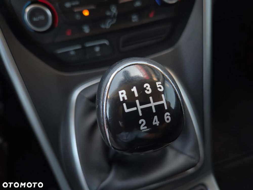 Ford Kuga 1.5 EcoBoost 2x4 Business Edition - 23