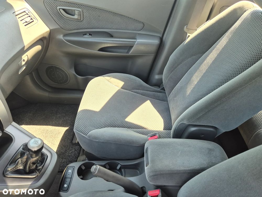 Hyundai Tucson 2.0 CRDi 2WD GLS - 14