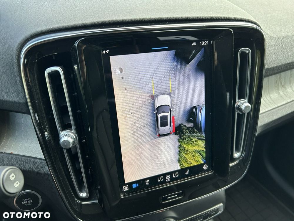 Volvo XC 40 B5 B AWD Geartronic RDesign - 24