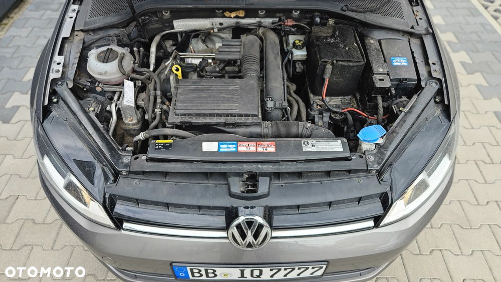 Volkswagen Golf - 10