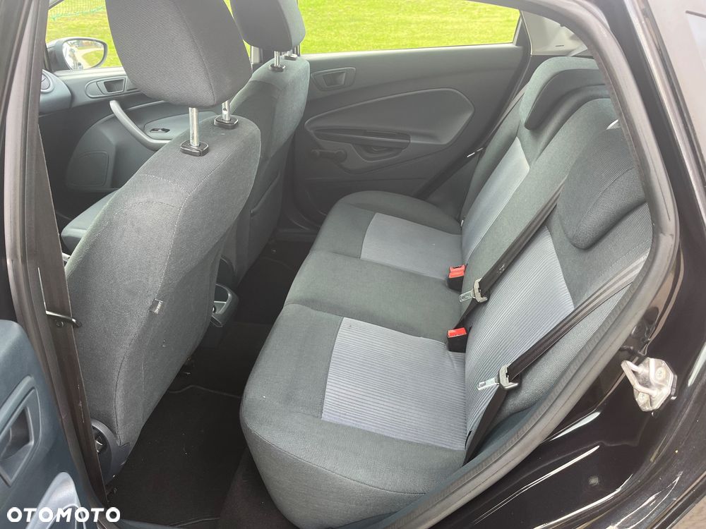 Ford Fiesta - 10