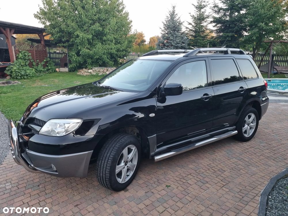 Mitsubishi Outlander 2.0 Intense DAKAR - 3