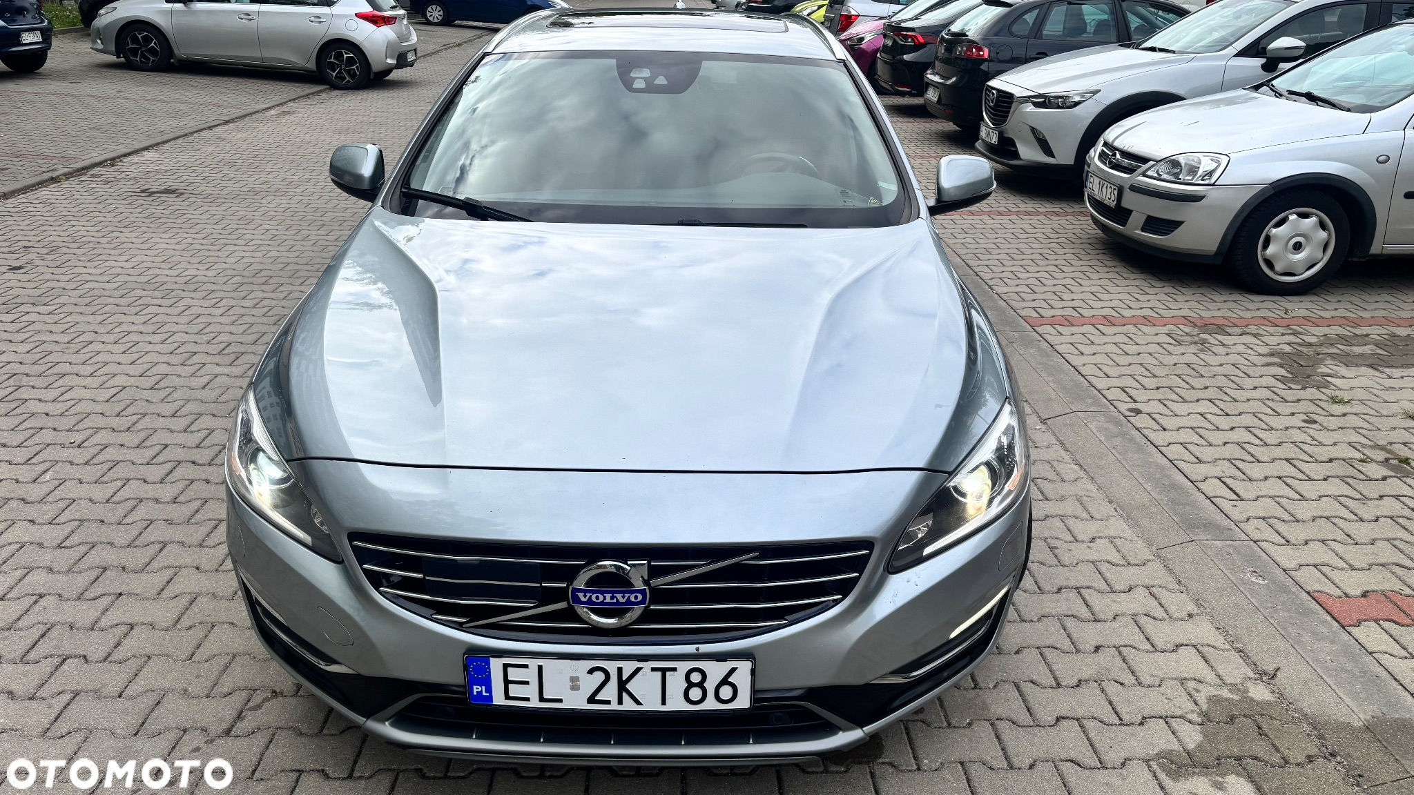Volvo V60 D6 AWD Plug-in Hybrid Summum - 3