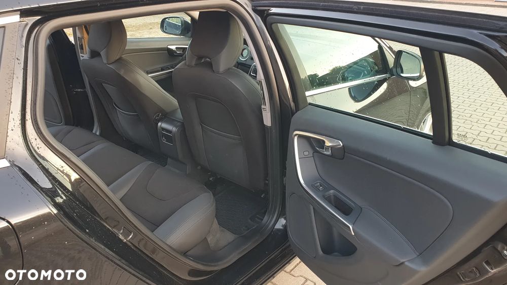 Volvo V60 D3 Summum - 8