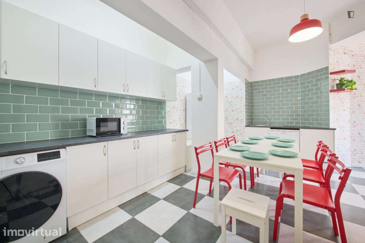 Quarto - localizado em Alameda Lisbon - Grande imagem: 3/48