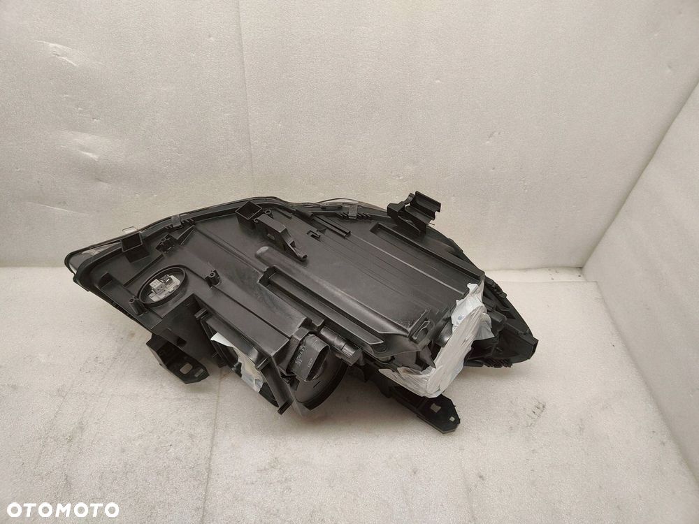 Mercedes-Benz CLA W117 XENON Przód strona lewa A1179065100 - 5