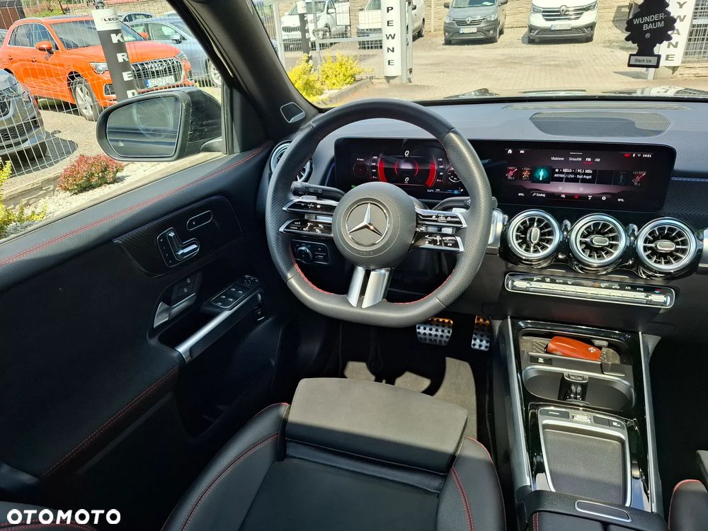 Mercedes-Benz GLB 250 4-Matic AMG Line 8G-DCT - 22