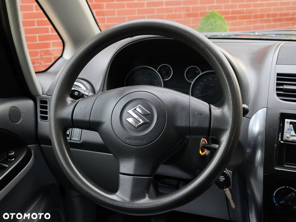 Suzuki SX4 - 25