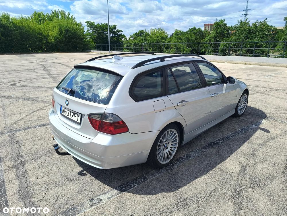 BMW Seria 3 318i - 5