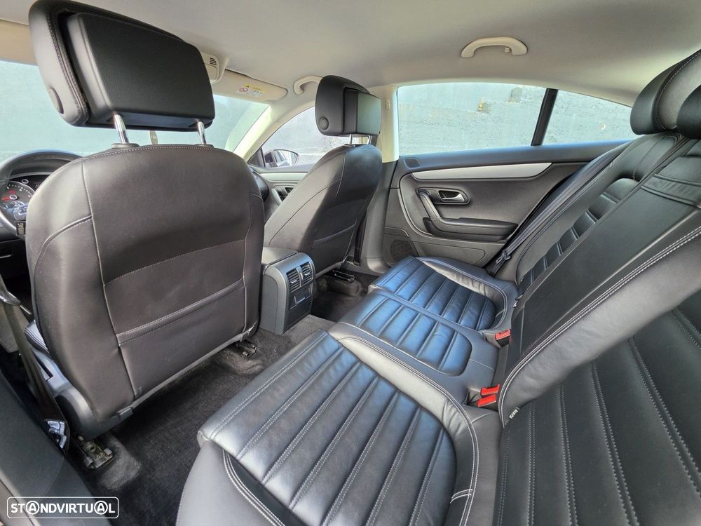 VW Passat CC - 10