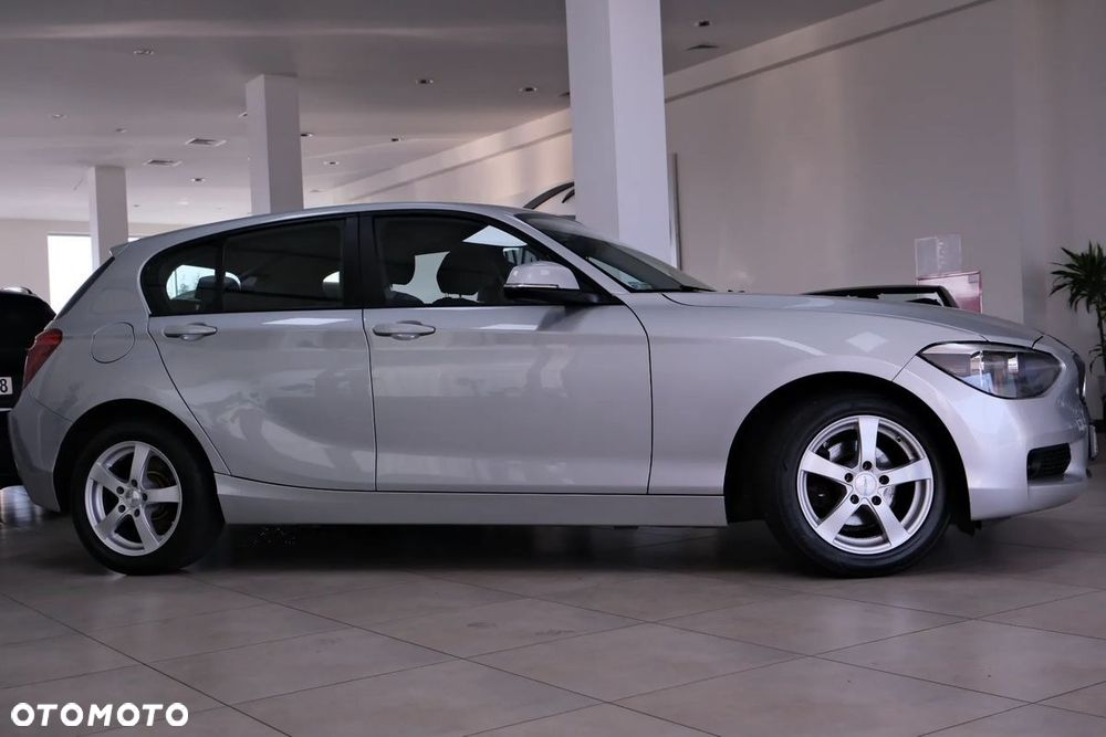 BMW Seria 1 114i - 4