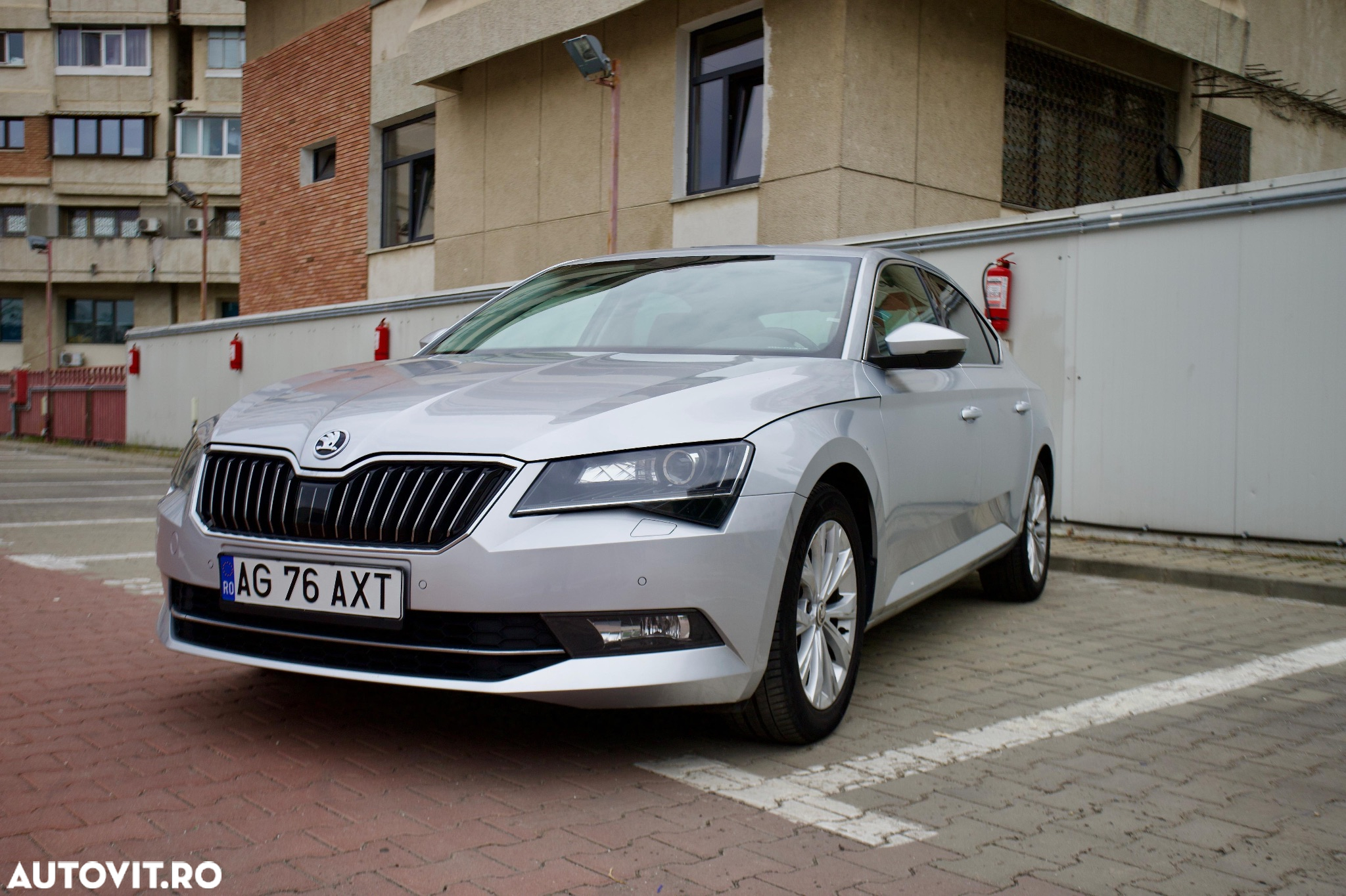 Skoda Superb 2.0 TDI DSG Ambition - 2
