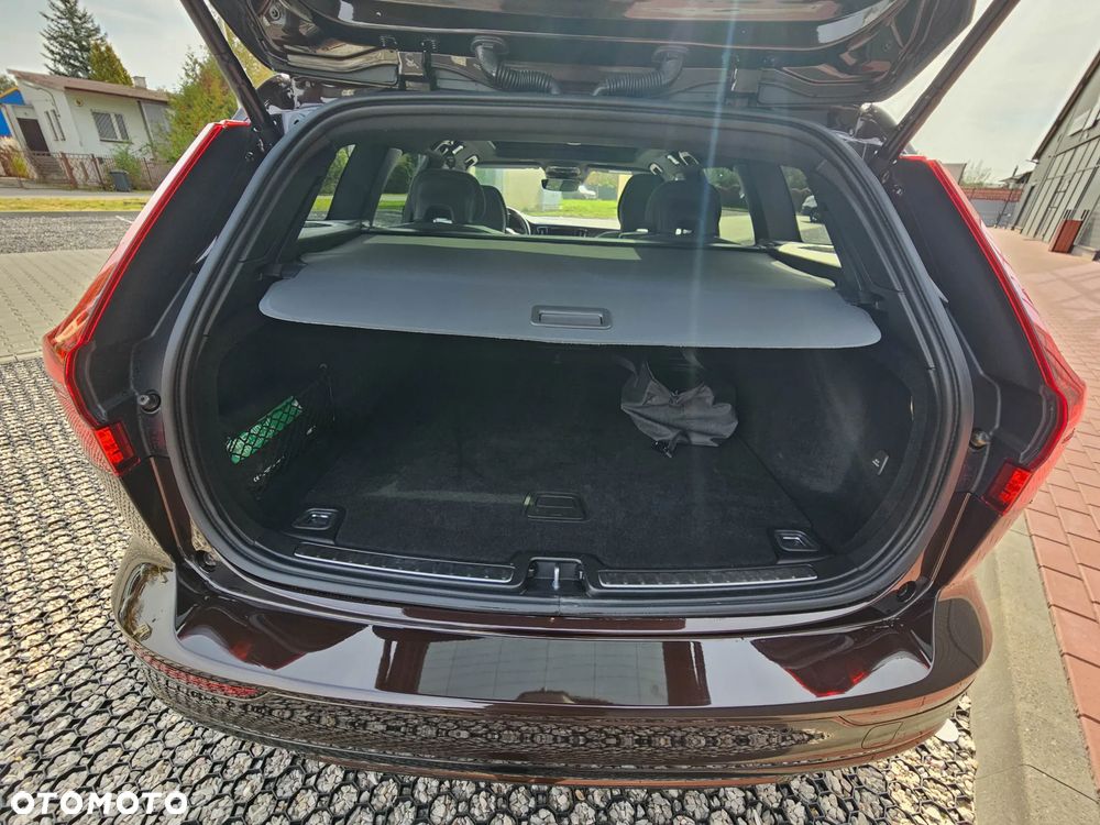Volvo V60 T6 AWD Recharge Geartronic RDesign - 16