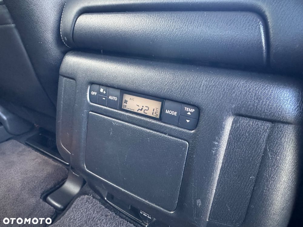 Infiniti QX80 - 23