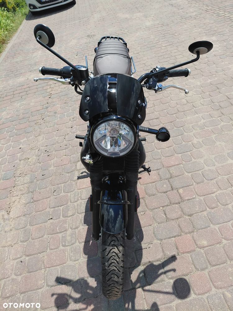 Triumph Bonneville - 8