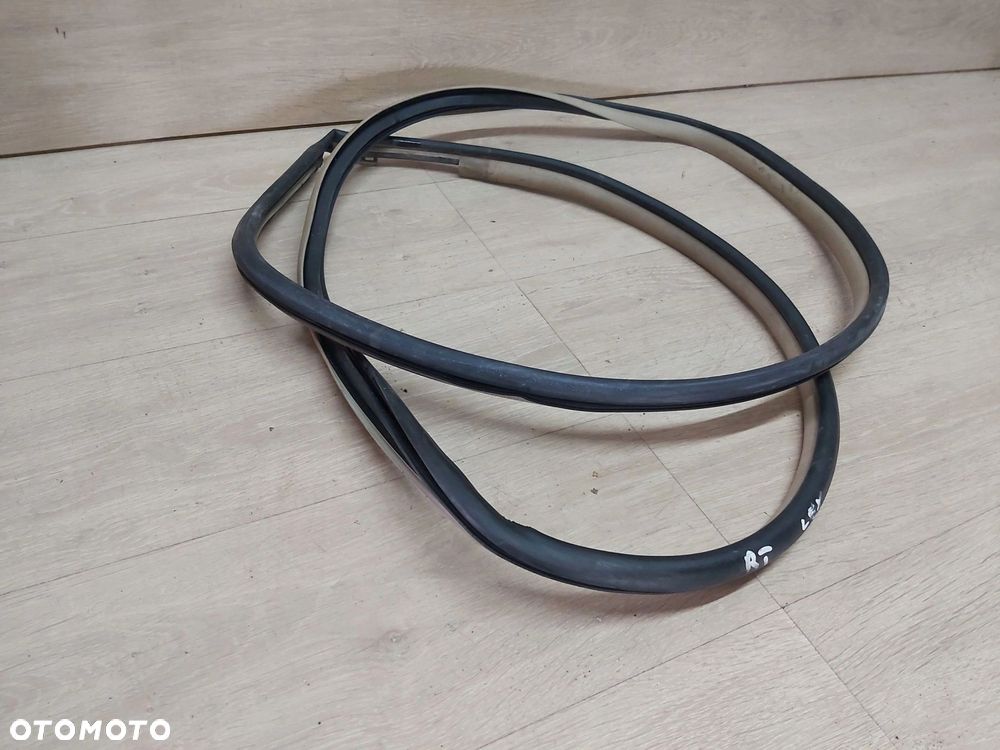 LEXUS RX II 300 350 400h uszczelka karoseryjna drzwi prawy tył - 2