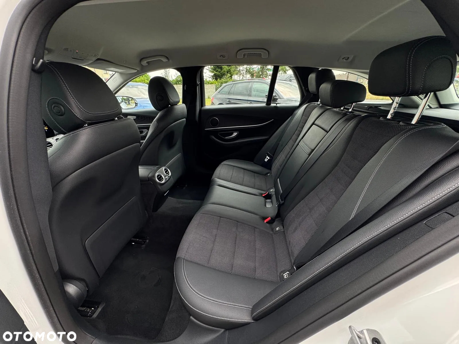 Mercedes-Benz Klasa E 200 d T 9G-TRONIC Avantgarde - 26