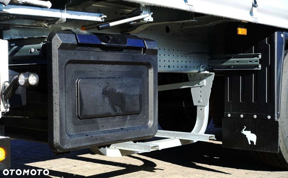 Schmitz Cargobull SCS, Kurtyna - 10