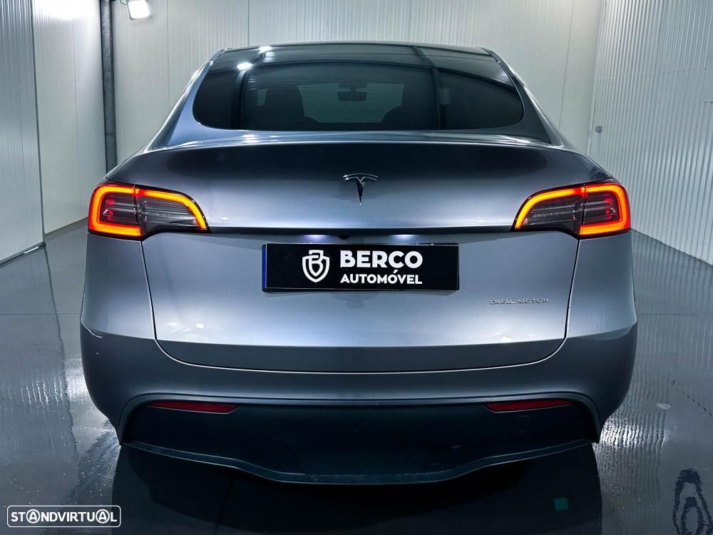 Tesla Model Y Long Range Dual Motor AWD - 6