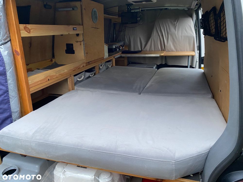 Volkswagen Transporter - 13