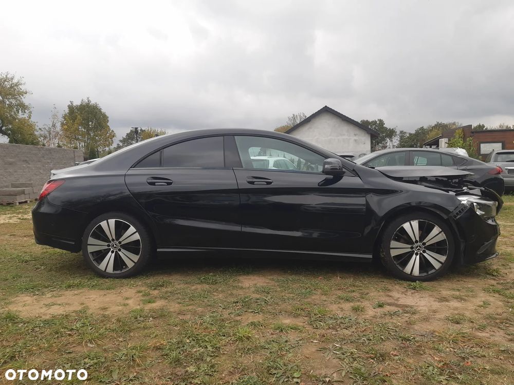 Mercedes-Benz CLA 180 Peak Edition - 4
