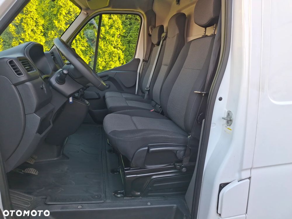 Renault Master 2.3 D 136 KM Salon PL - 18