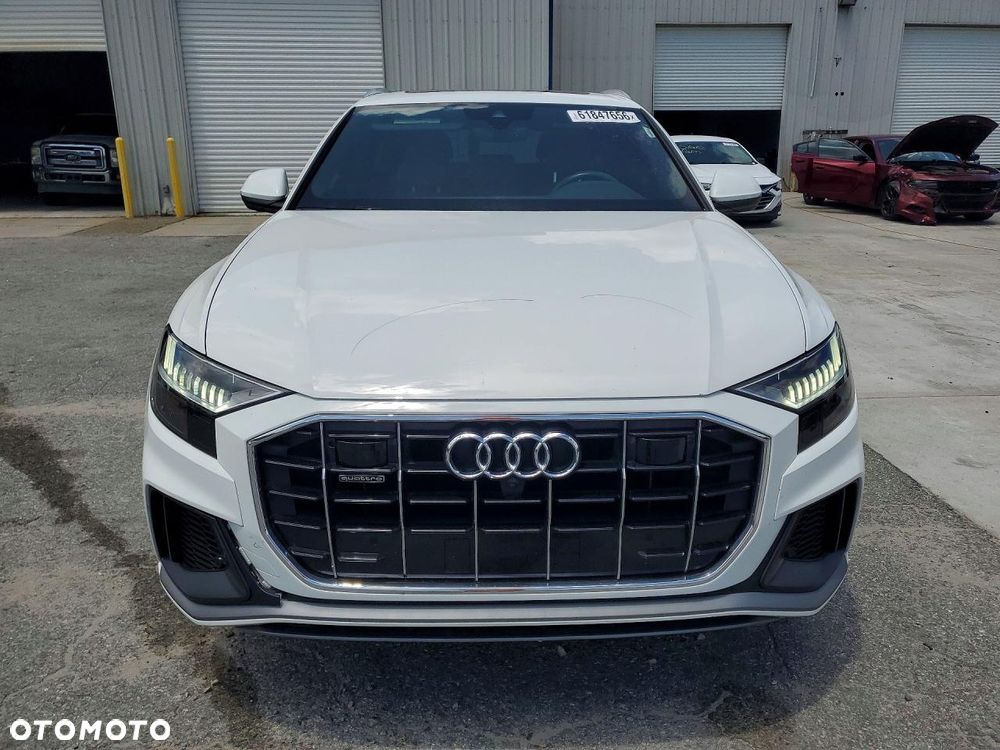 Audi Q8 - 2