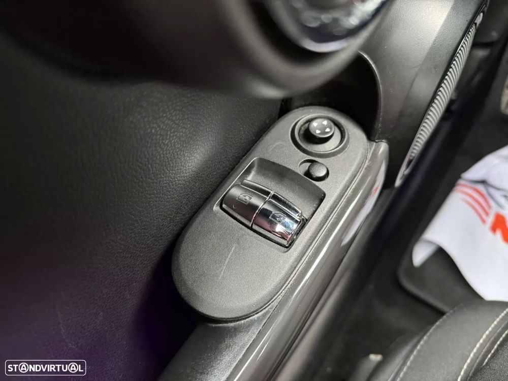 MINI 3 Portas One D - 16