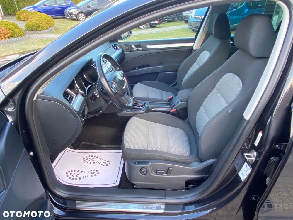 Skoda Superb 2.0 TDI DSG Elegance - 21