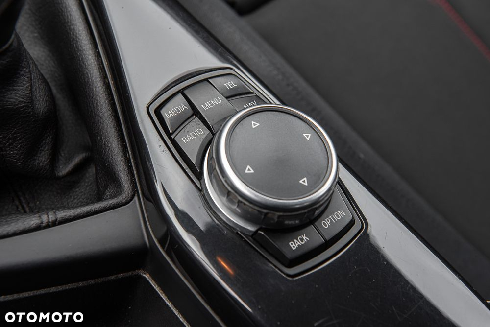 BMW Seria 1 116d Sport Line - 22
