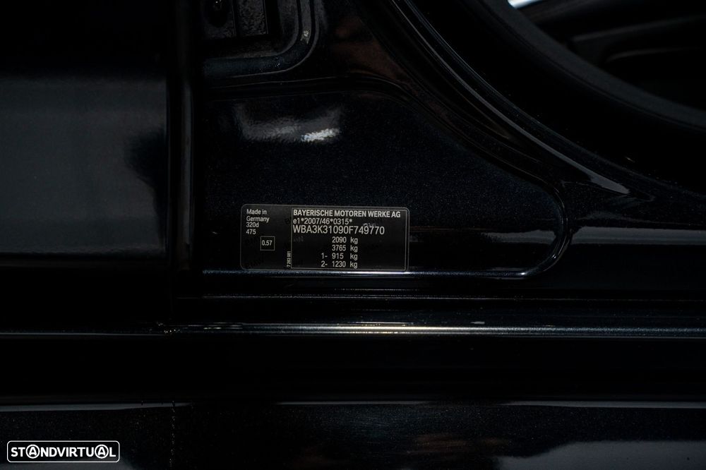 BMW 320 d Pack M - 34