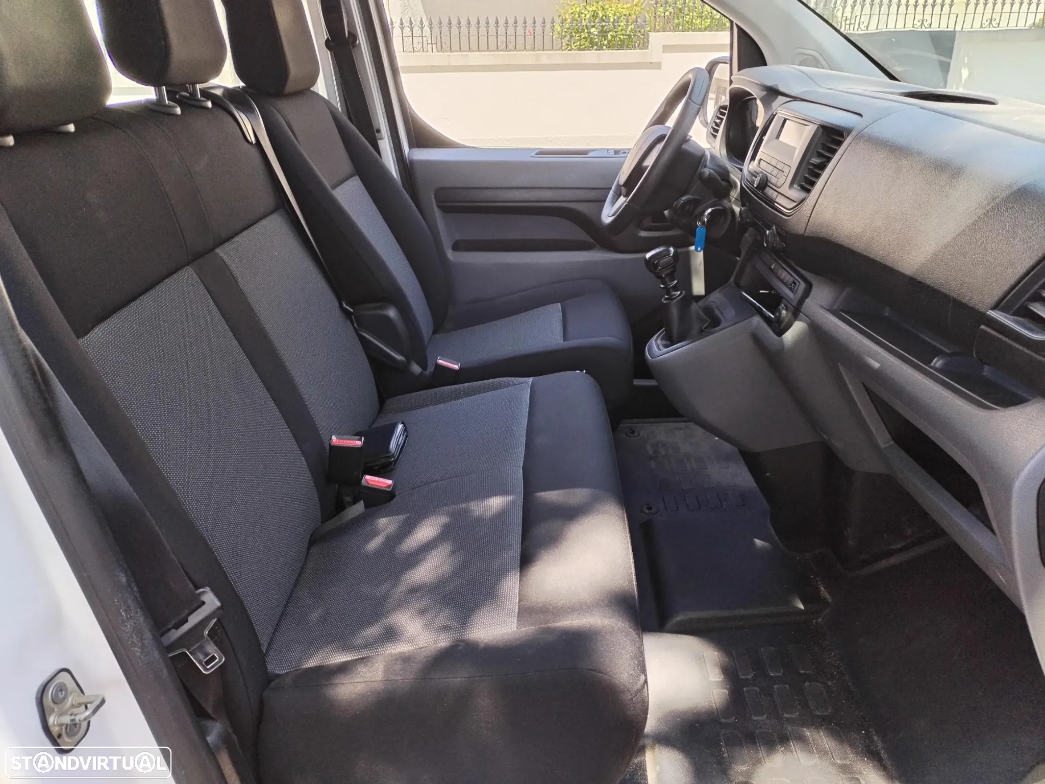 Peugeot Traveller 1.5 BlueHDi L2H1 Business Standard - 5