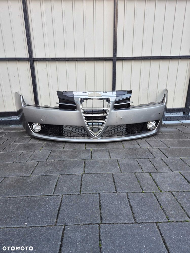 Zderzak przód przedni ALFA ROMEO 159 rok 09 kod lakieru 651