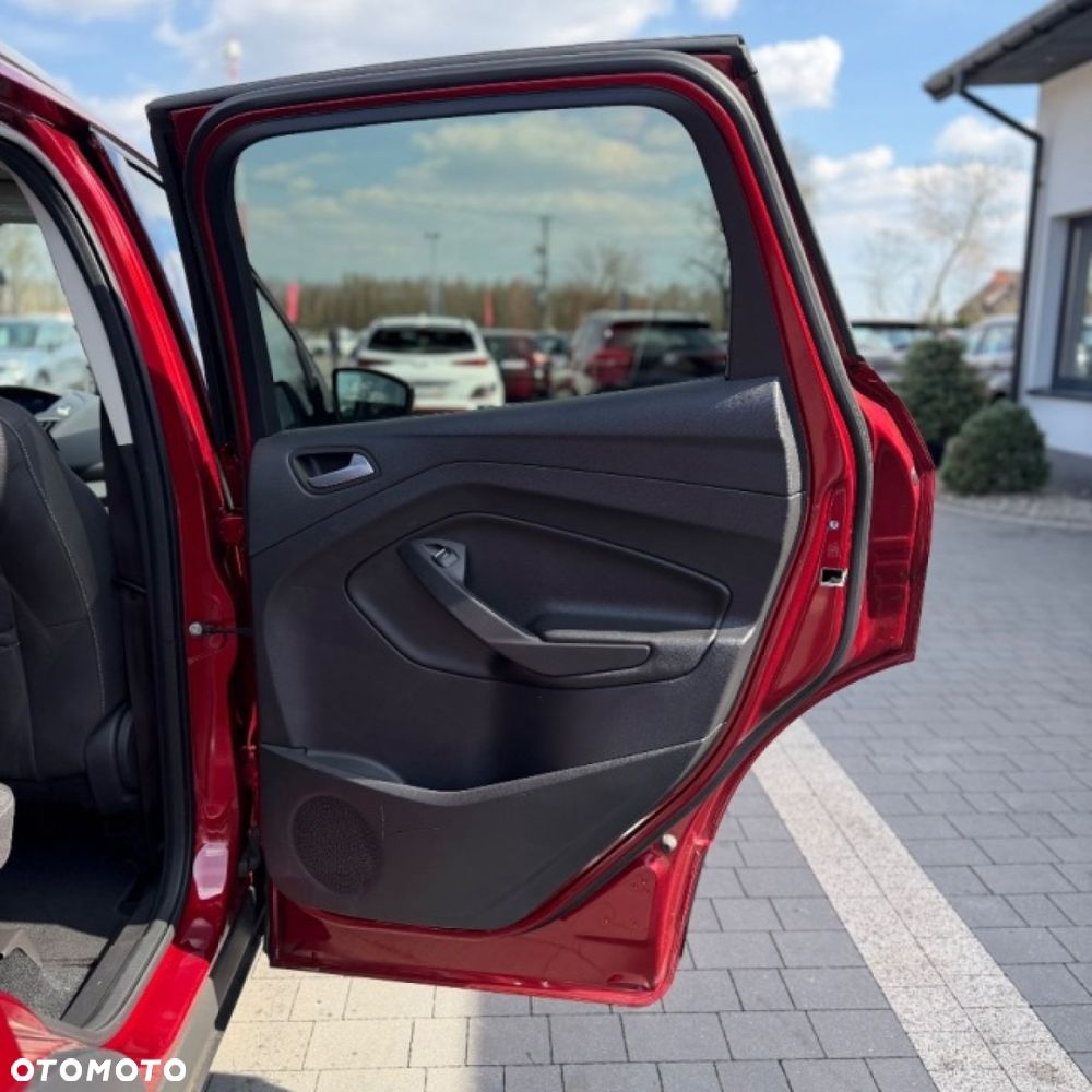Ford Kuga 1.5 EcoBoost 2x4 Titanium - 31