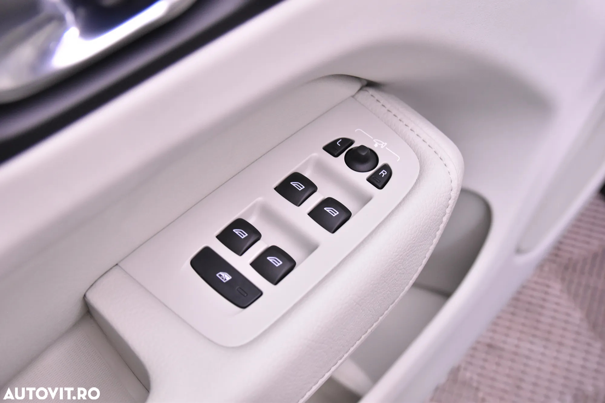 Volvo XC 60 T8 AWD Recharge Geartronic Inscription Expression - 14
