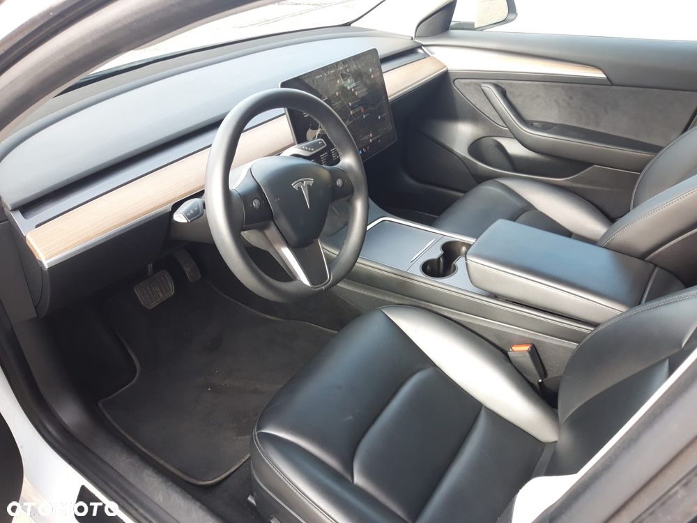 Tesla Model 3 Standard Range Plus - 9