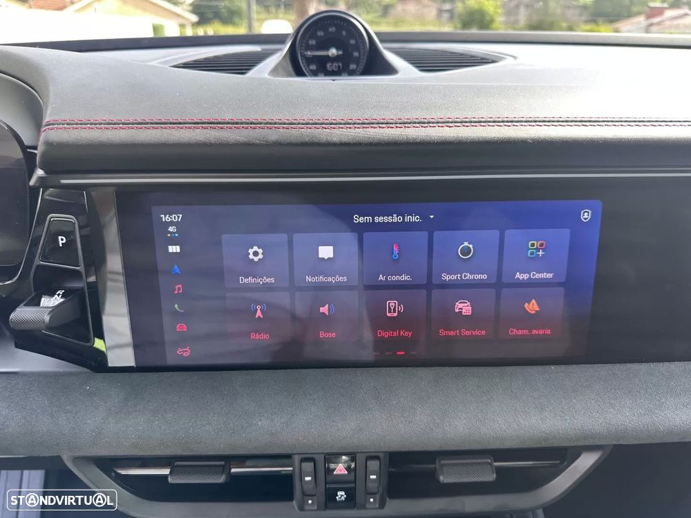 Porsche Macan Electric GTS - 44