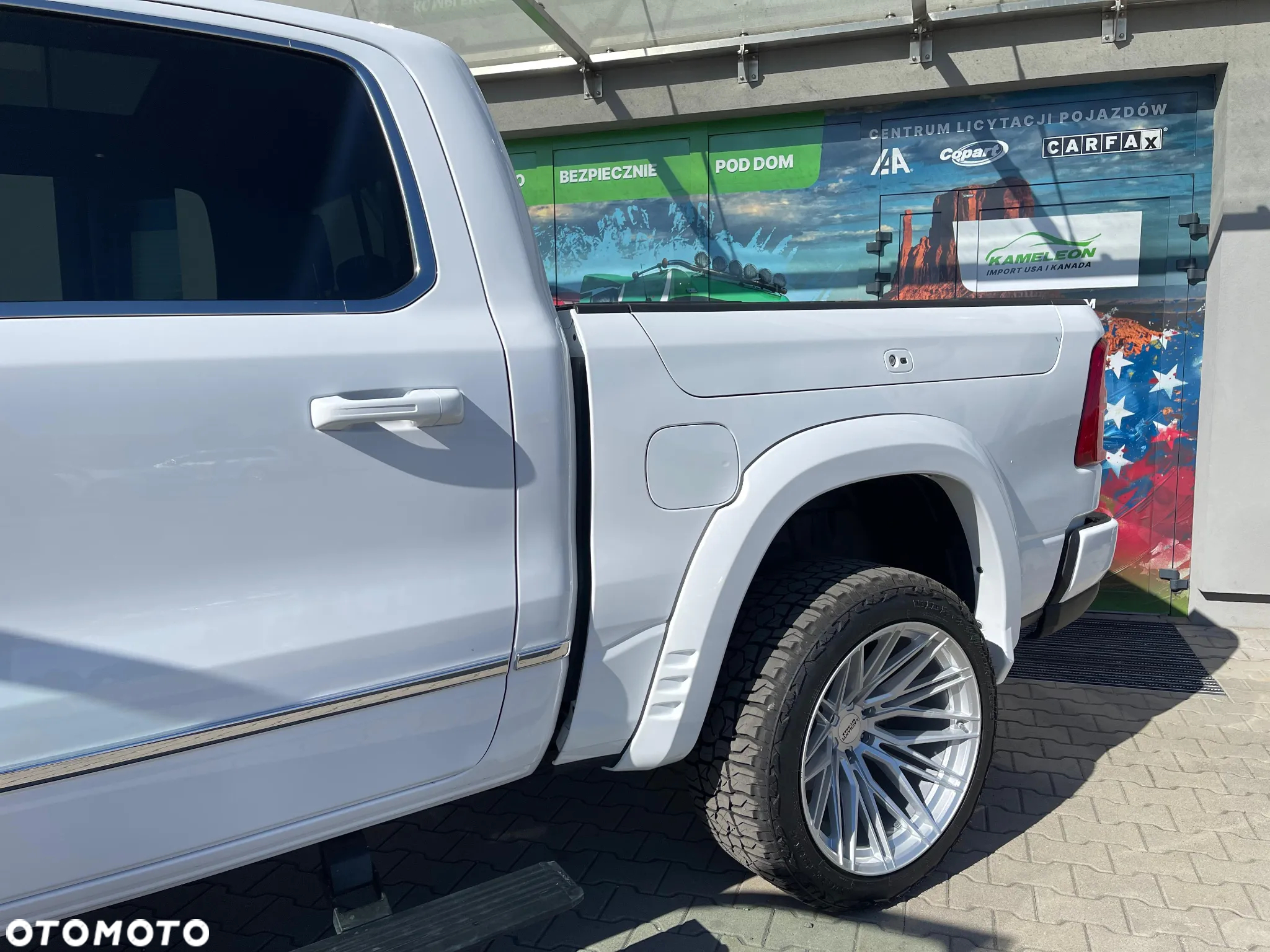 RAM 1500 ver-5-7-crew-cab-limited - 3