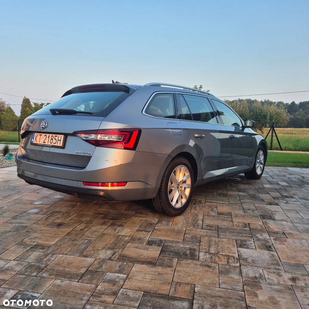 Skoda Superb 2.0 TDI Ambition - 16