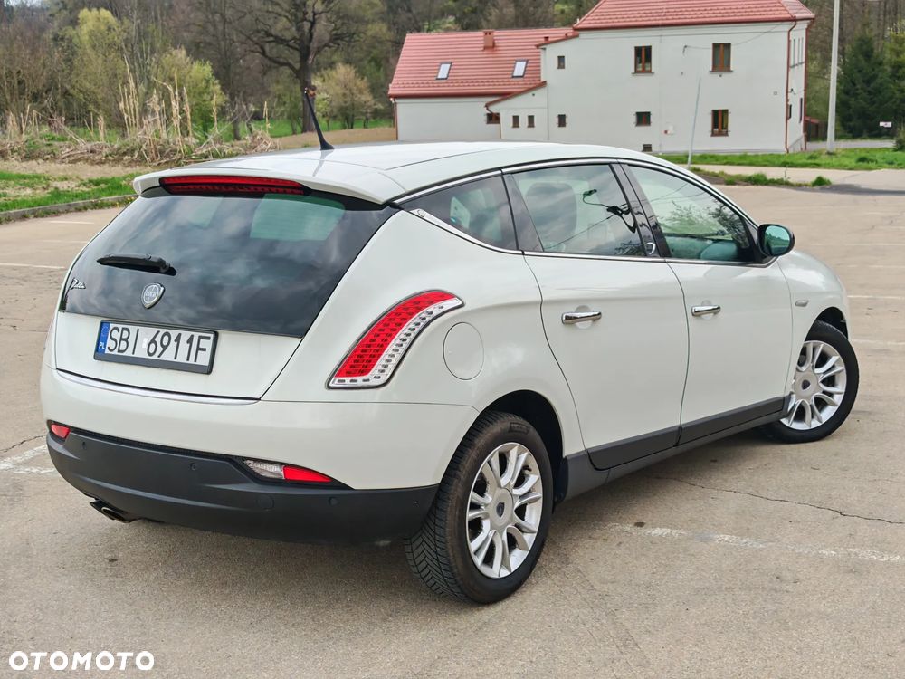 Lancia Delta 1.4 T-Jet 16v Oro - 4