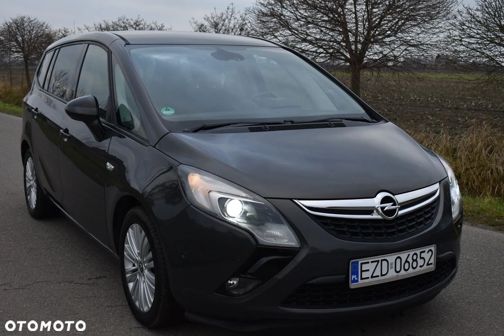 Opel Zafira 1.4 T Cosmo EU6 - 17