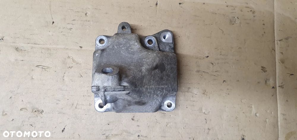 Łapa mocowanie wspornik silnika Mercedes E-Klasa W211 3.0 3.5 V6 A2722231704 - 1